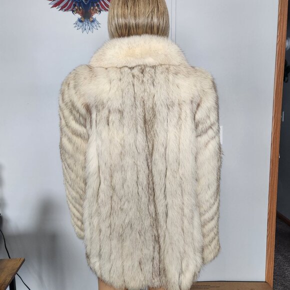 #227 Small fox fur coat - Picture 2 of 4